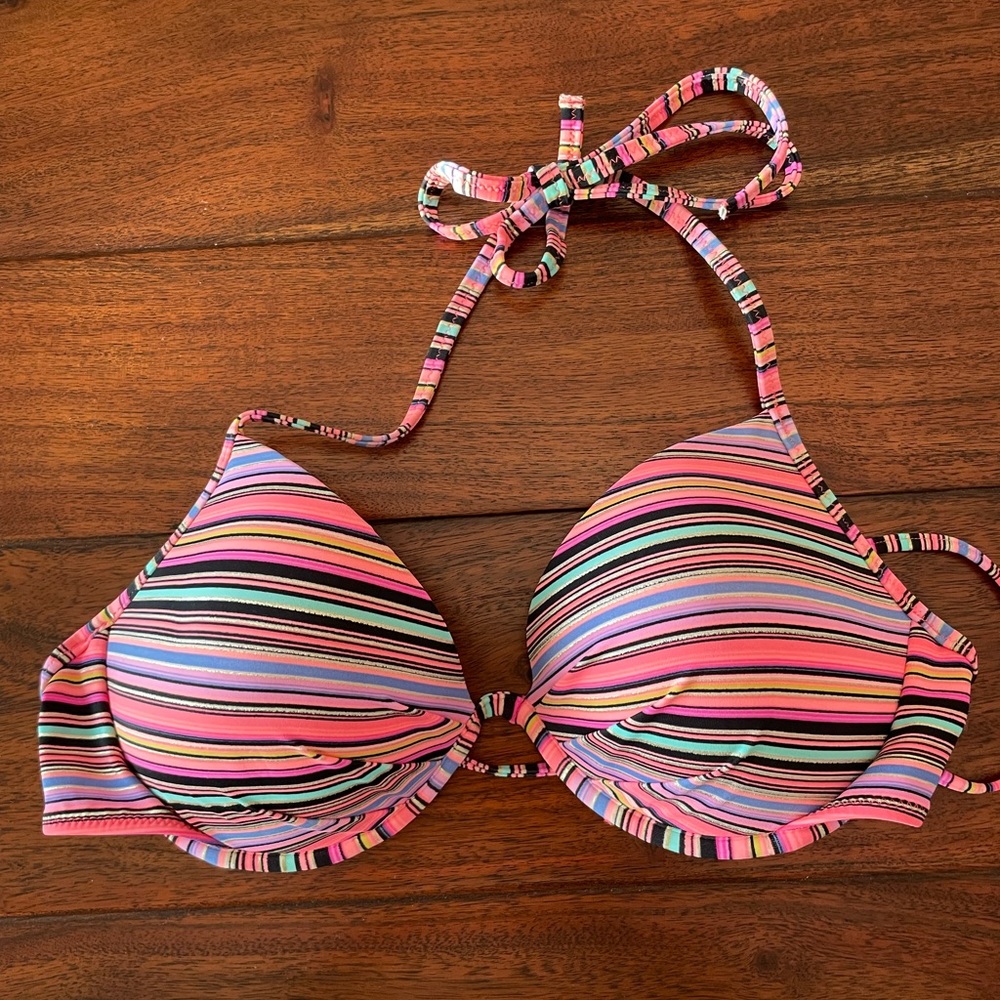 Victoria’s Secret bikini top. Size 32D